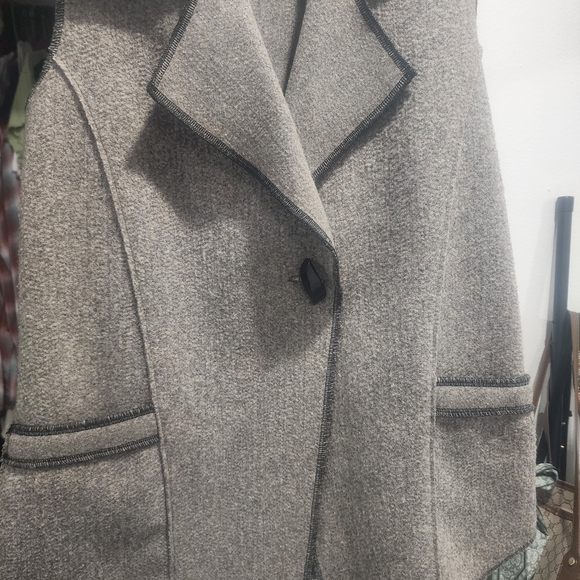 Janska Women's Felted Wool Sleeveless Vest - Picture 5 of 9